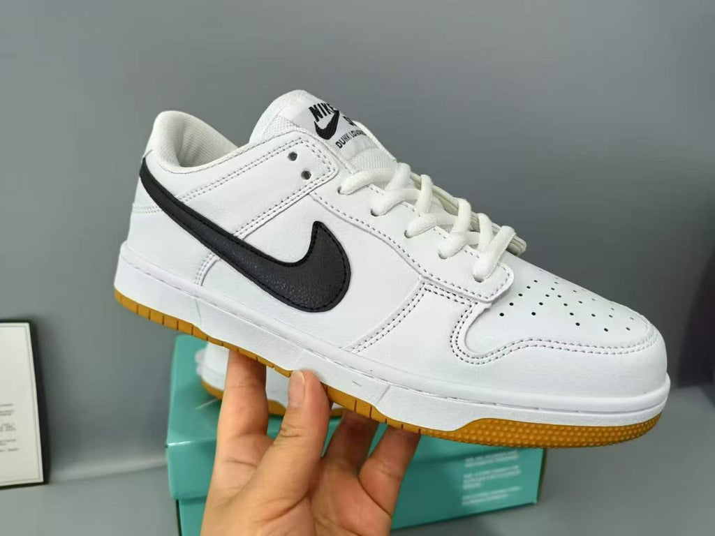 SB Dunk Low White Black